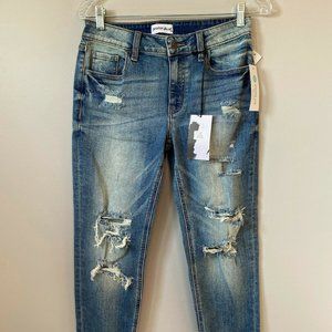 NWT New Studio Distressed Elvina Skinny Jeans
